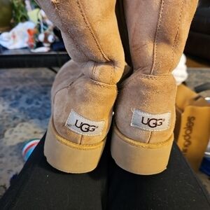 UGG Chestnut Suede Classic Short Boots